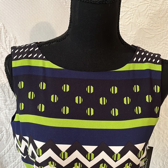Tahari belted dress, size 2, NWT - Picture 3 of 16